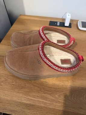 Tasman slippers
